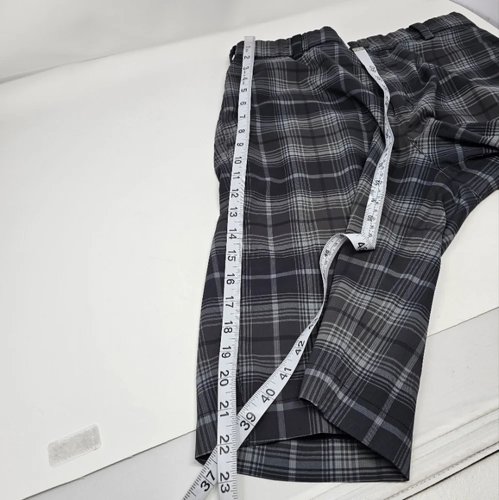 Nike Golf‎ Tour Performance Dri-Fit Plaid Gray Black Golf Shorts Men's Size 30.